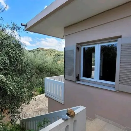Holiday home Peaceful House Loutraki Village